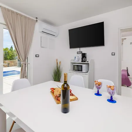 Apartment Volta Lm Kras