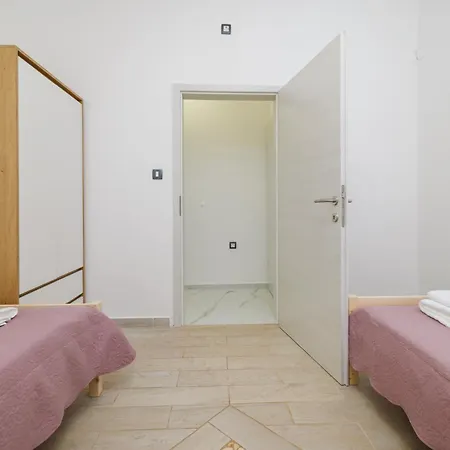 Apartment Volta Lm Kras